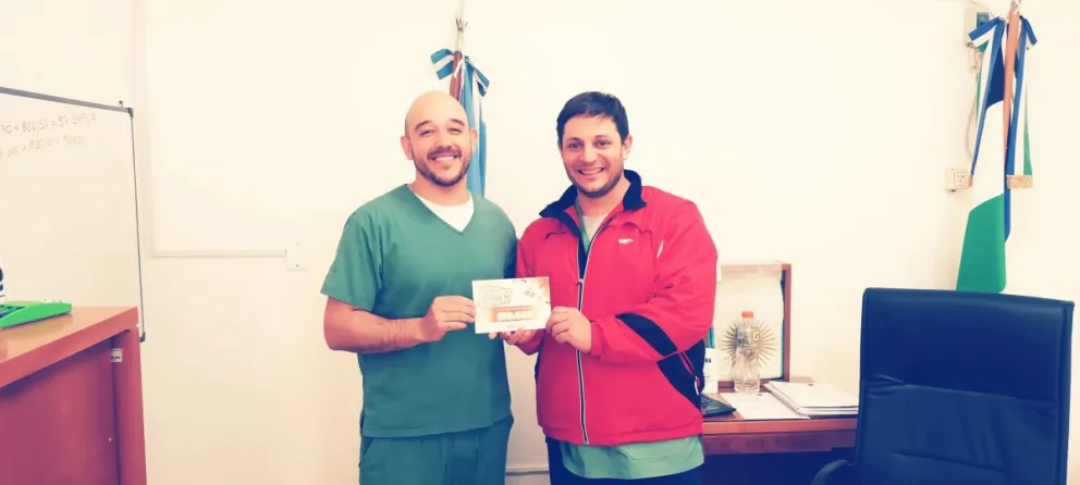 Arte y solidaridad: fotógrafo premiado dona su premio al Hospital de Choele Choel