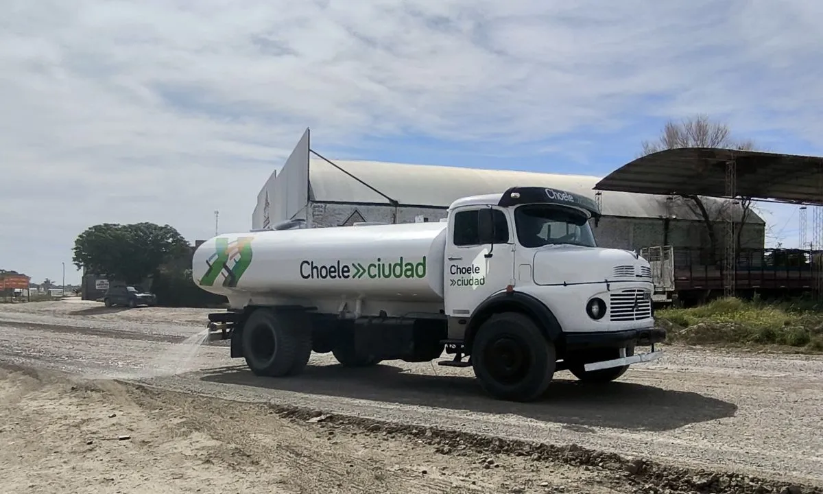 Choele Choel cuenta con nuevo camión regador | 7enpunto