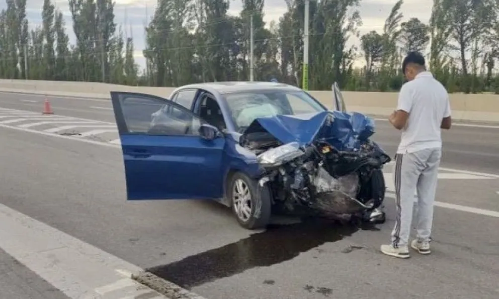 Un camión y un auto chocaron en la Ruta 22 | 7enpunto
