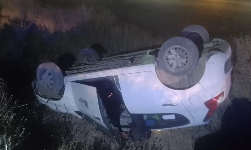 El auto es de una empresa de taxis de Regina 