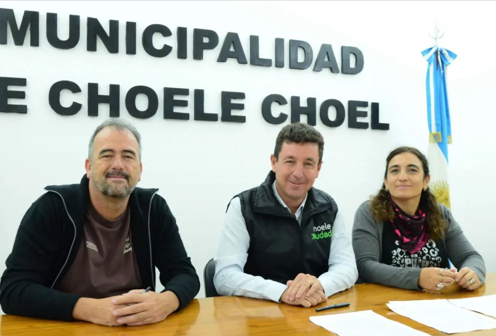 A partir del acuerdo, los jóvenes se sumarán al equipo municipal encargado de tareas de control e inspección en comercios locales.