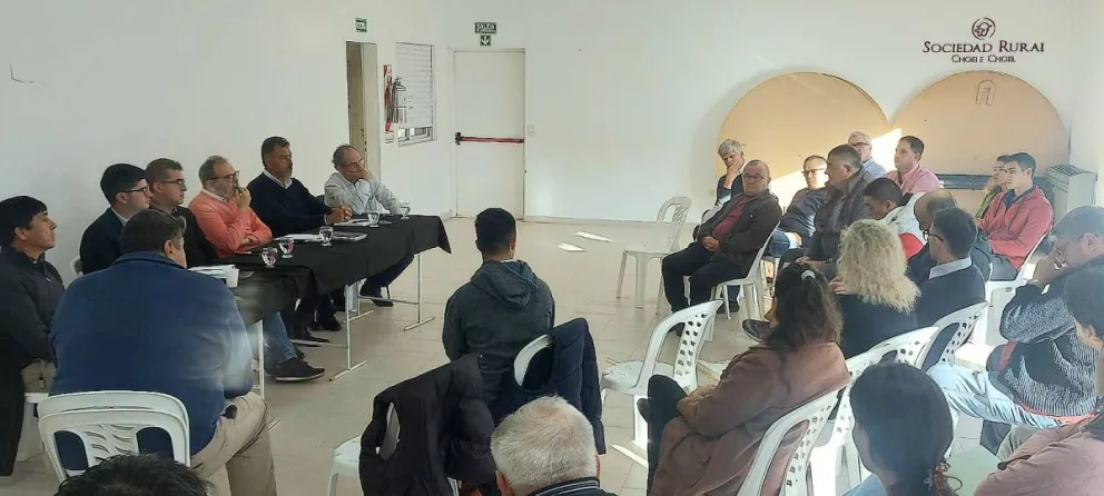 Reunión en la Sociedad Rural de Choele Choel 