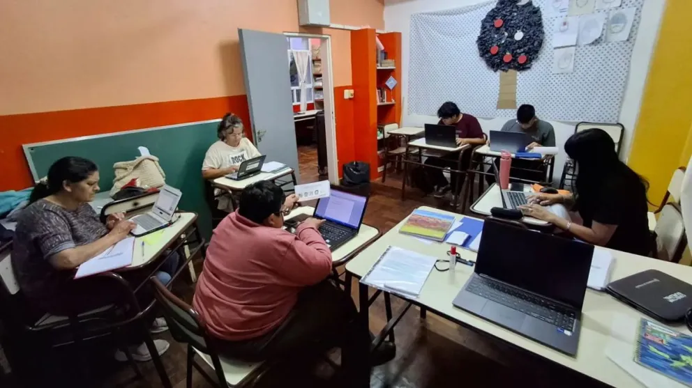 Olga asiste el Taller de Computación en Choele Choel