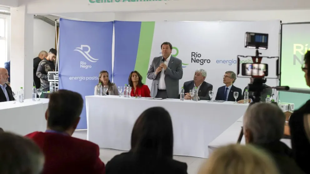 Weretilneck encabeza el lanzamiento de la ATUR en BarilocheCrédito: Ezequiel Floridia / Gobierno de Río Negro