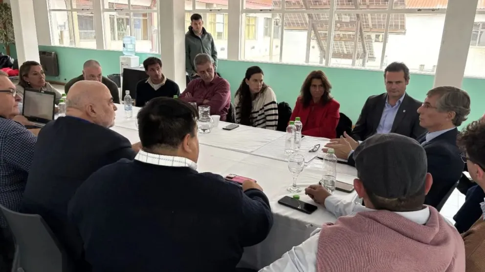 En la primera sesión de la ATUR definieron sede en Bariloche Crédito: Gobierno de Río Negro