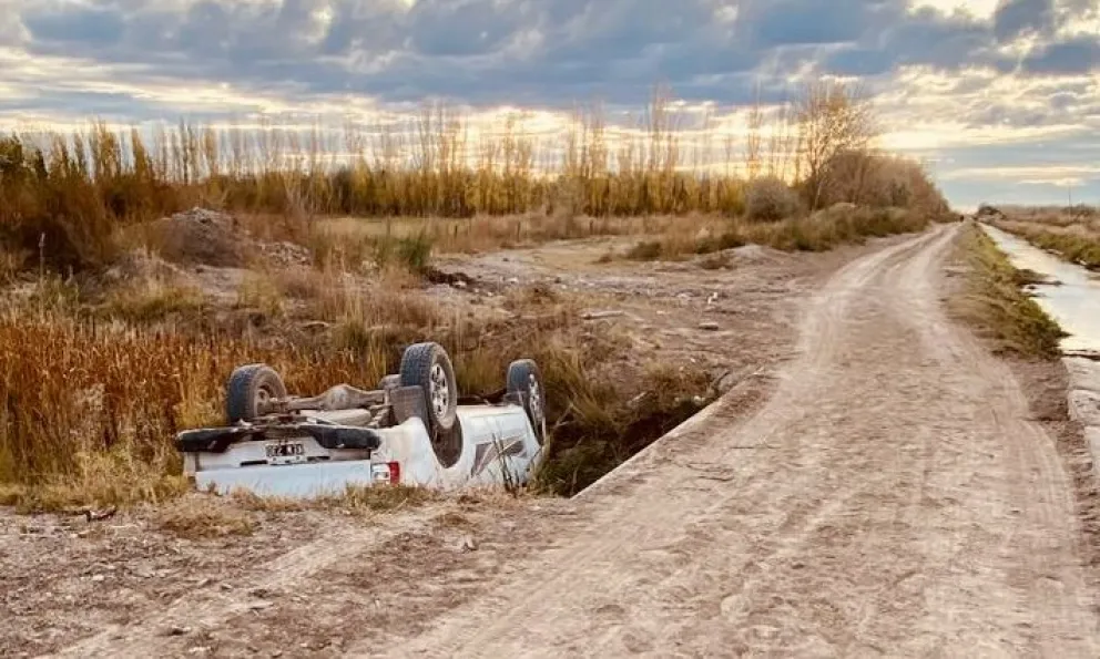 La pareja pudo salir por sus propios medios (Foto: Policía de Río Negro) 