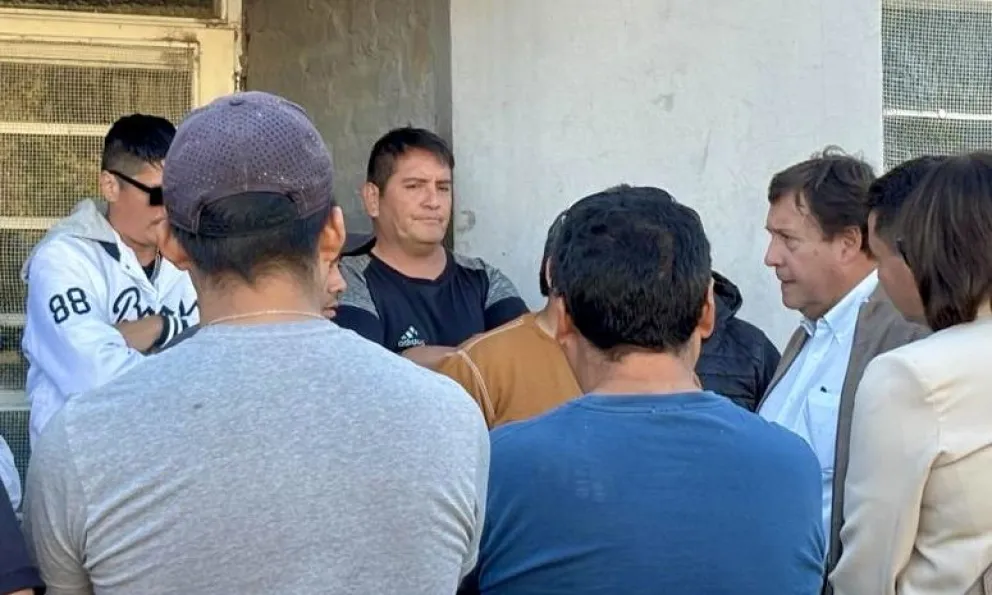 Weretilneck con los obreros 