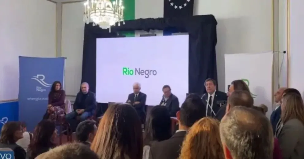 Convenio entre el gobierno provincial y petroleras por Vaca Muerta Oil Sur.