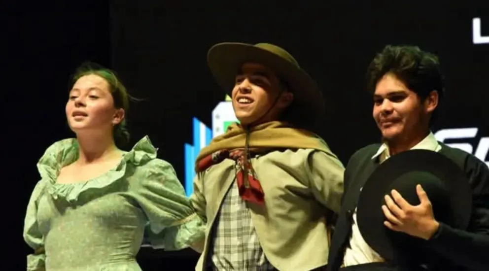 Chloé Olivera, Tiago Cerda y Lautaro Calvete