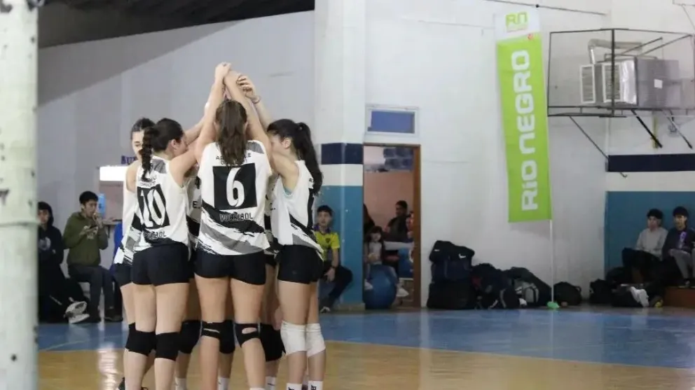 La Secretaría de Deporte de la Provincia acompaña el torneo de voley en el Valle Medio.Crédito: Gobierno de Río Negro