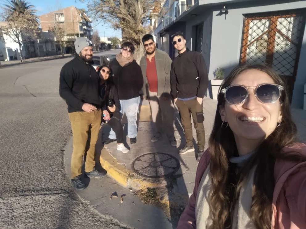 La impotencia fue grande, pero no se quedaron en la queja. Fue entonces cuando surgió la idea de crear un cortometraje que transforme lo sucedido. 