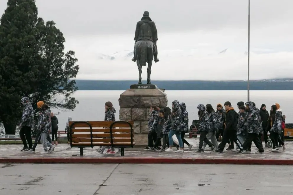 La ciudad ya registra el arribo semanal de entre 5.000 y 6.000 jóvenes. Foto: Facundo Pardo