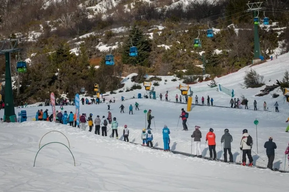 Arrancó la temporada en tres centros de esquí de la cordillera 
