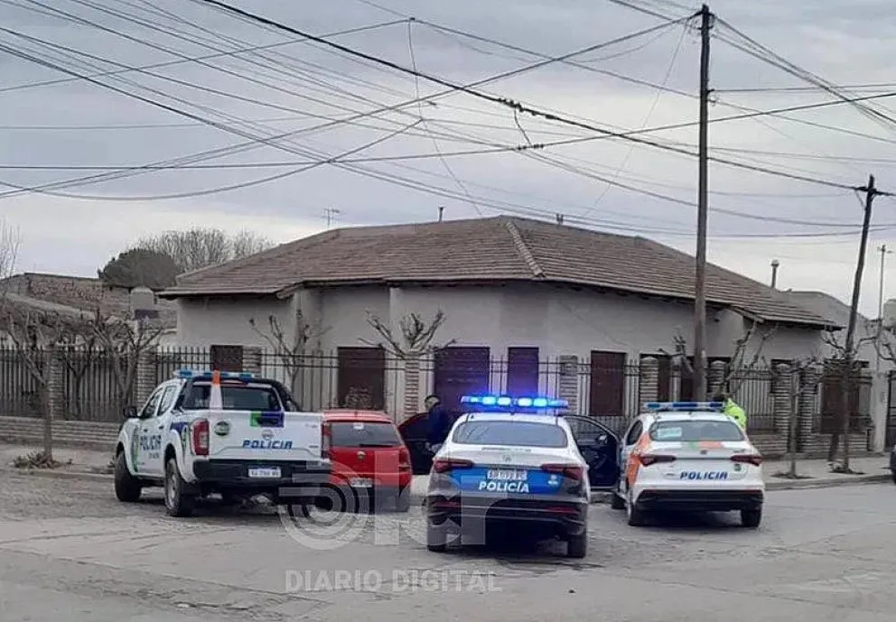 La persecución terminó en la esquina de Lisandro de la Torre y Juan Cruz Varela (foto gentileza).