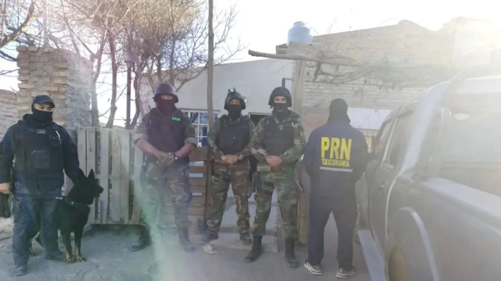 Secuestran drogas, dinero y un arma en allanamientos en Valle Medio Crédito: Gobierno de Río Negro.