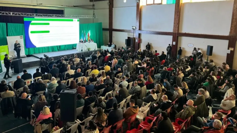 La segunda audiencia pública, al igual que la primera, se realizará desde las 9hs en el Gimnasio Municipal de San Antonio Este, ubicado en la intersección de Primeros Pobladores y Luis Piedrabuena.