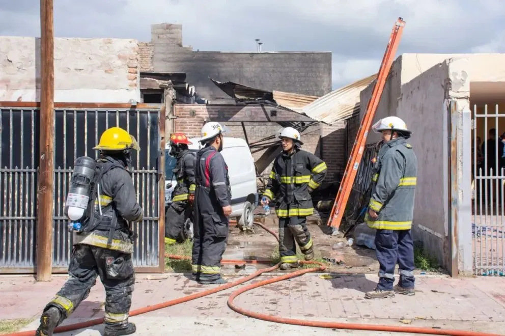 El depósito no contaba con habilitación para funcionar. Foto: Bomberos Voluntarios