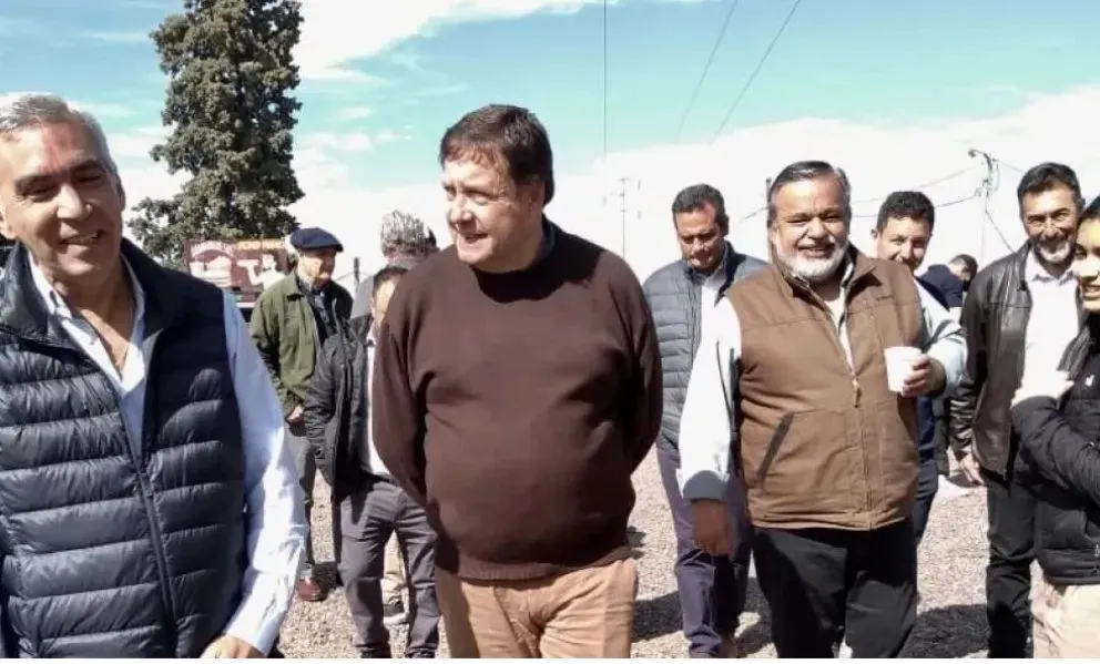 El gobernador paseó por el predio de la Sociedad Rural. Foto 7 en Punto.