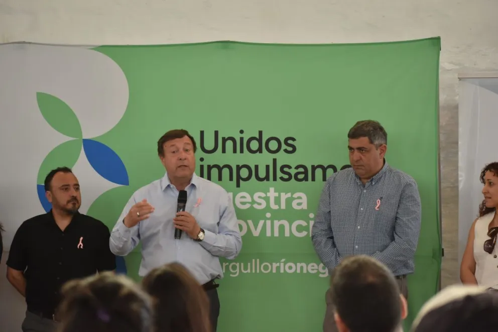 El gobernador Alberto Weretilneck encabezó el acto en Chimpay. Crédito: Gobierno de Río Negro