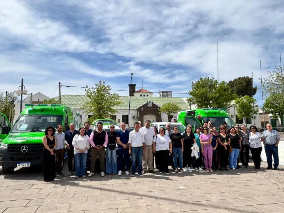 Acto de presentación de las ambulancias en Choele Choel. Fotos: 7 en Punto 