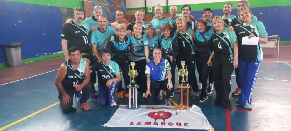 El equipo de Newcom de Lamarque subcampeón del Torneo Patagónico. Foto: Municipalidad de Lamarque.