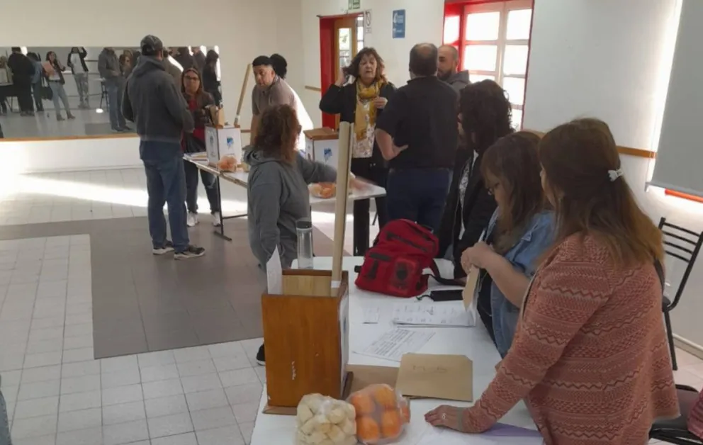 Dos listas compiten por la conducción