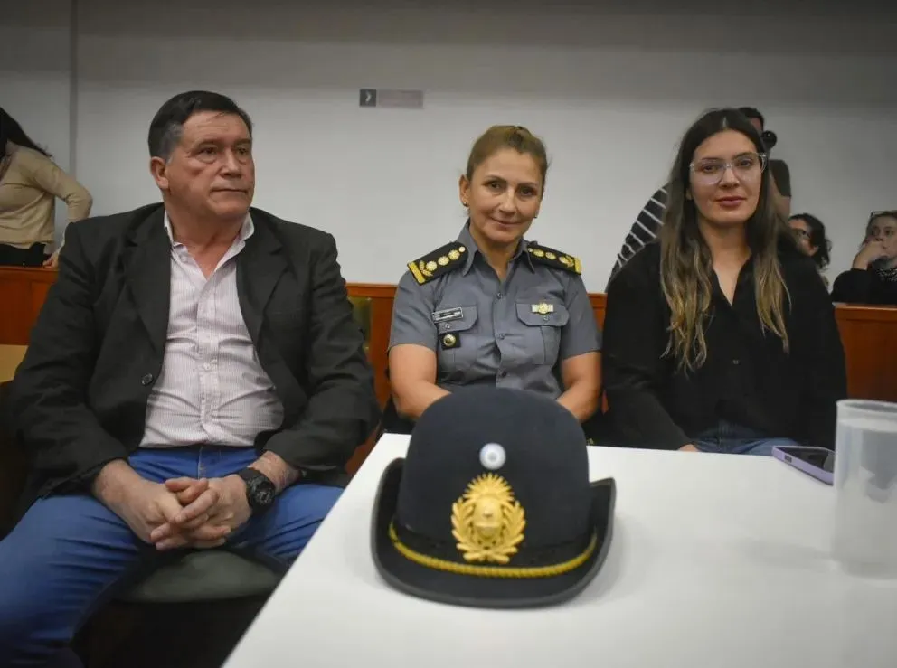 La familia de Gabriel Mandagaray, policía muerto en un curso del COER.