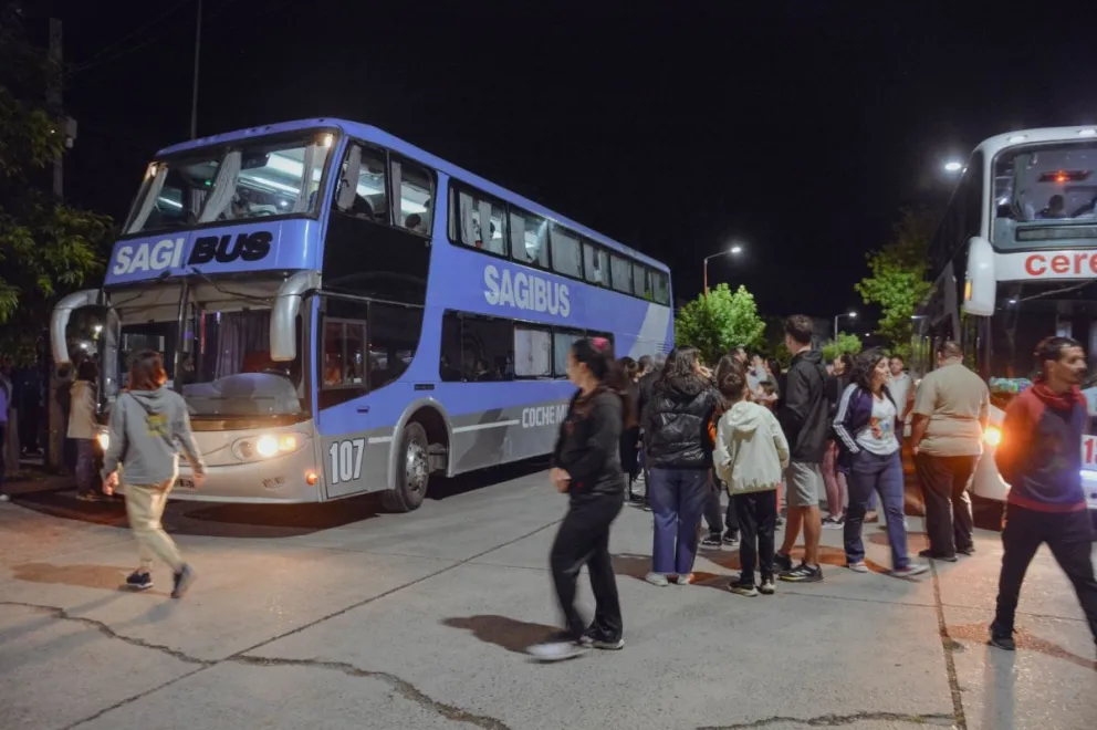 La delegación de Río Colorado rumbo a Bariloche. 