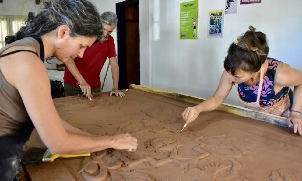 Los artistas en pleno trabajo 