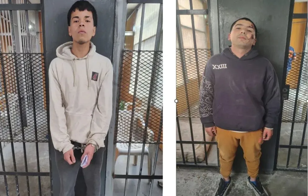 La fuga de Luca Torres (buzo blanco) y Ramiro Sosa (marrón) fue detectada alrededor de las 2.30 y la policía mantiene operativo de búsqueda para dar con los dos internos. Foto: archivo