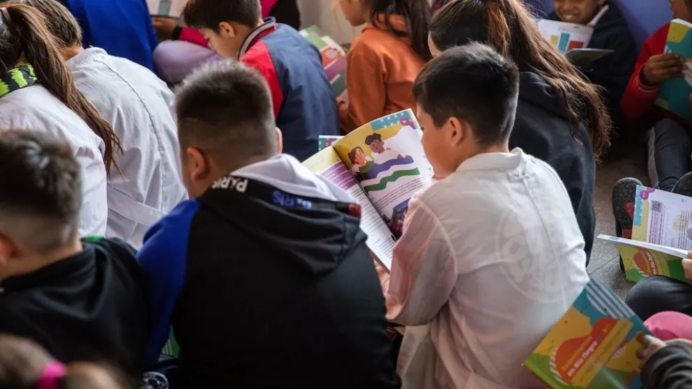 Los chicos al colegio 