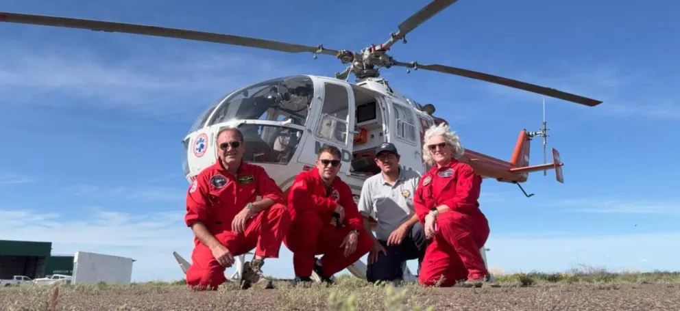 Equipo del helicóptero sanitario de Módena, que opera para Vaca Muerta Sur en Choele Choel. Fotos: 7 en Punto. 