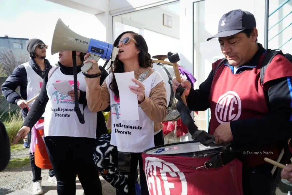 Este jueves retoman la mesa paritaria ATE y UPCN, el viernes la Unter. Foto de archivo: Facundo Pardo.