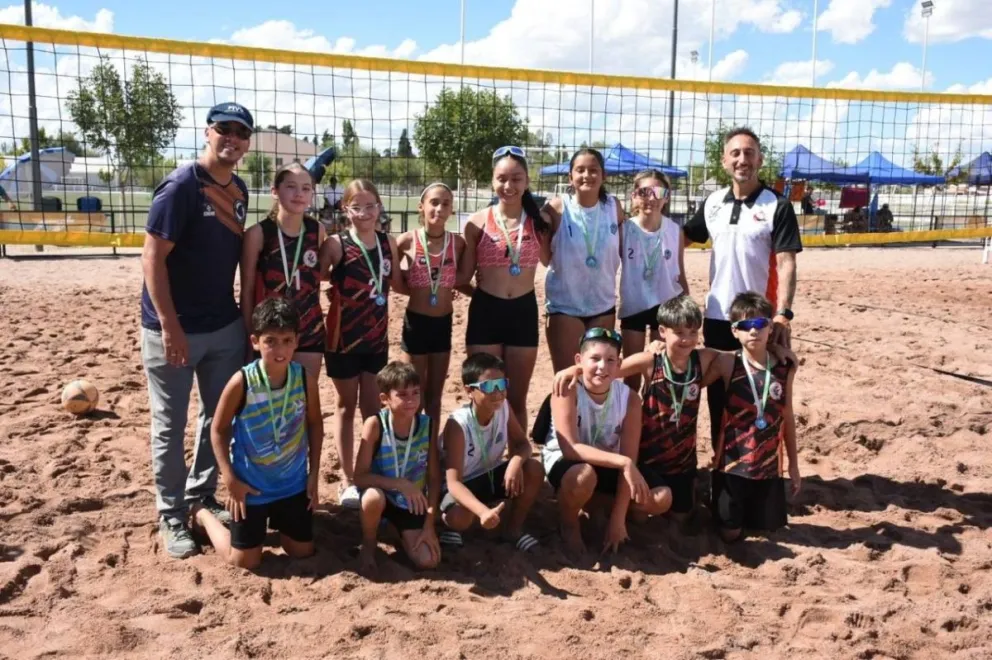 La delegación beltranense brilló en el Tour Rionegrino de Beach Vóley