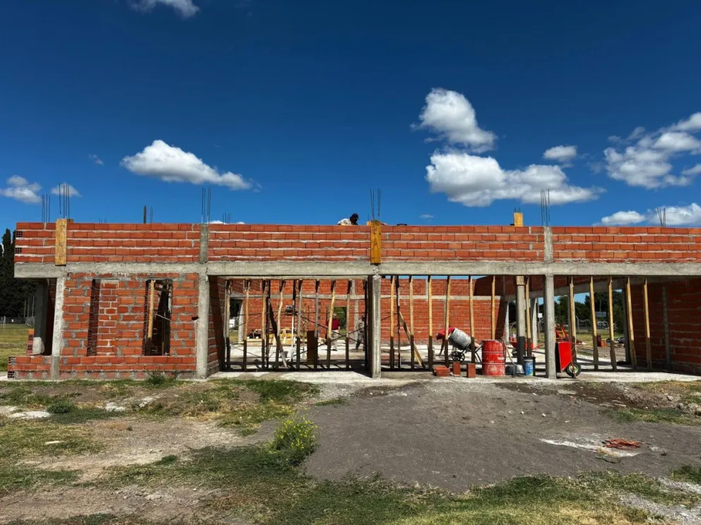 Avanza la construcción del Gimnasio Fitness en Pomona