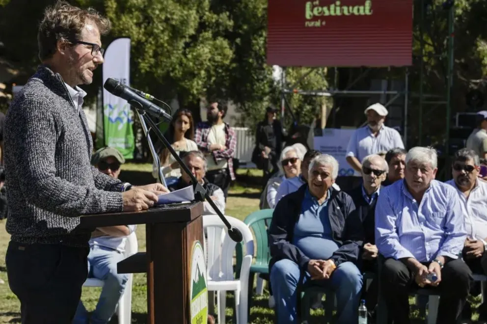 Ballerini en su discurso durante el acto oficial en la Rural. Foto de Eugenia Neme.
