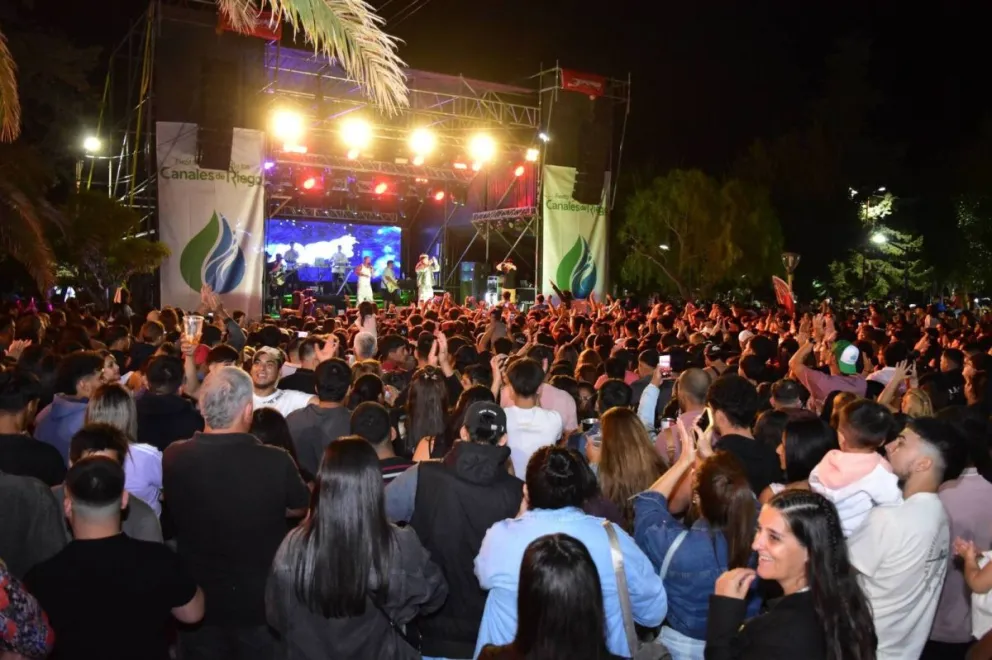 Las actividades se distribuyeron en el Paseo de la Democracia, la peatonal y otros puntos de la ciudad, con participación de instituciones, productores y público local y regional.