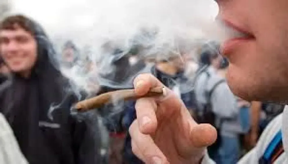 Consumos problemáticos: refuerzan asistencia y crean una línea directa para adolescentes.