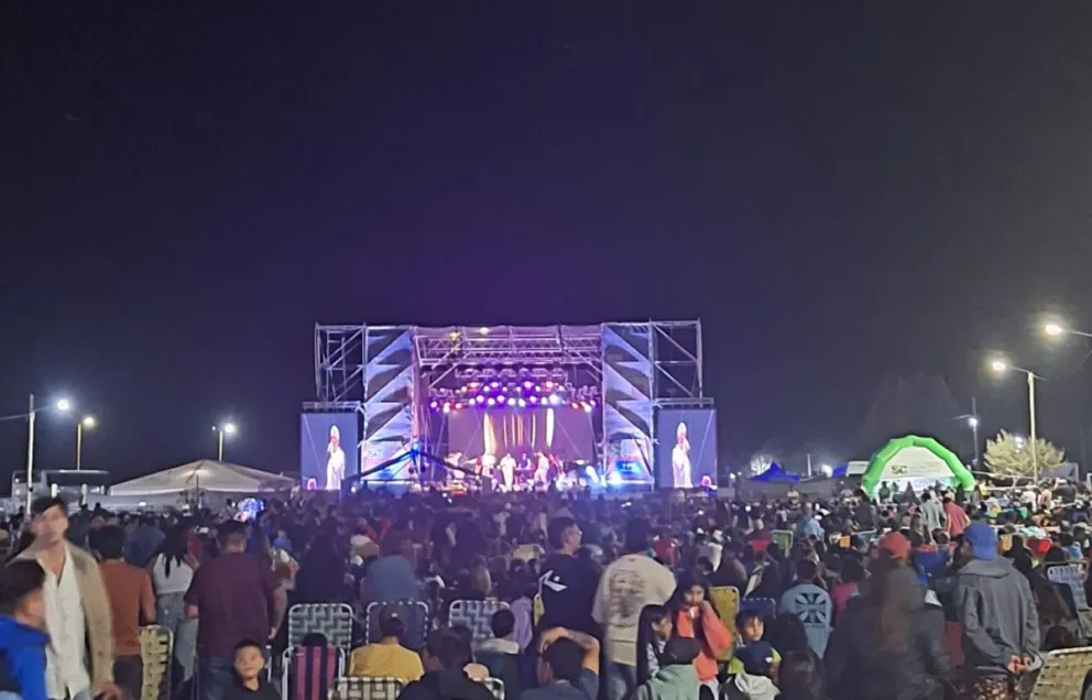 Aires de Enero sigue brillando en escenarios de toda la provincia. Fotos: gentileza.