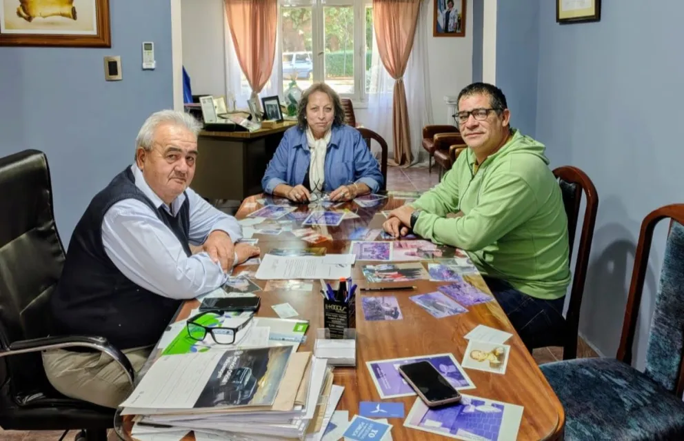 El convenio permitirá que la fundación funcione en el SUM Municipal, ampliando el acompañamiento social en la localidad.