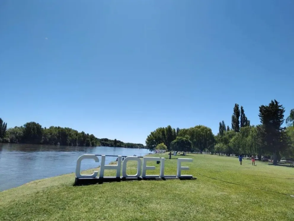 El municipio realiza inspecciones en distintos terrenos baldíos de la ciudad para verificar el cumplimiento de las tareas de limpieza y desmalezamiento.