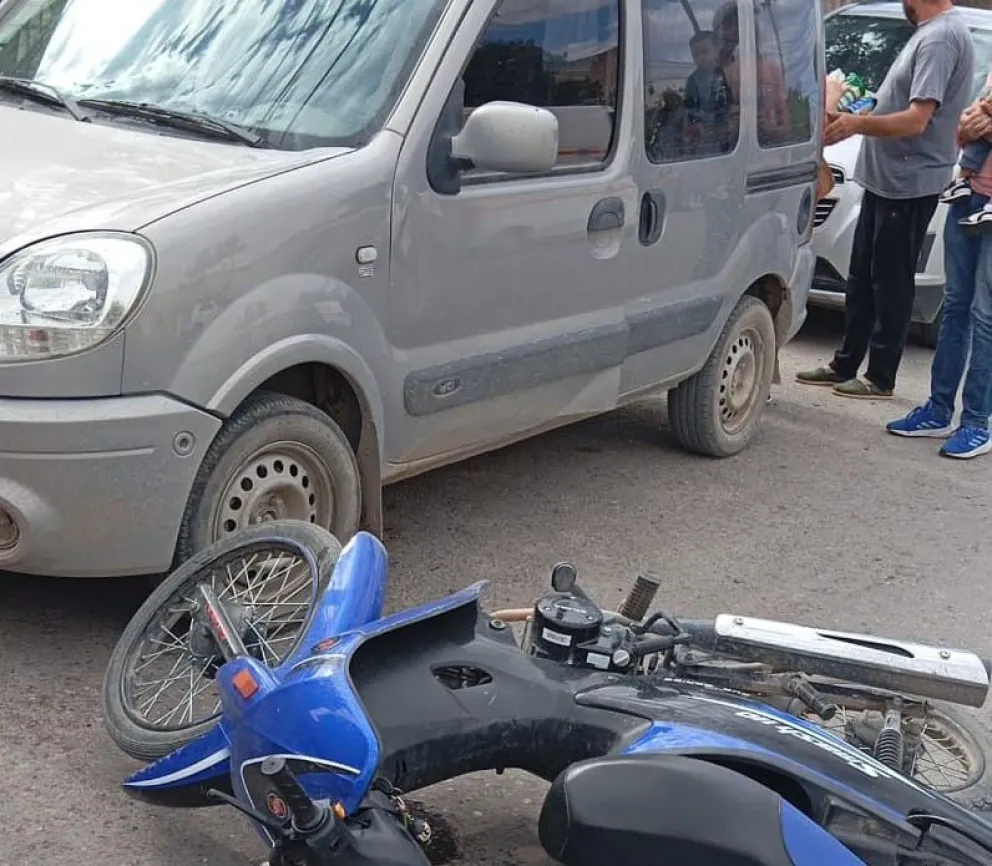 El siniestro vial ocurrió este viernes por la mañana en la intersección de Avellaneda y Blas Pareras, en Luis Beltrán.