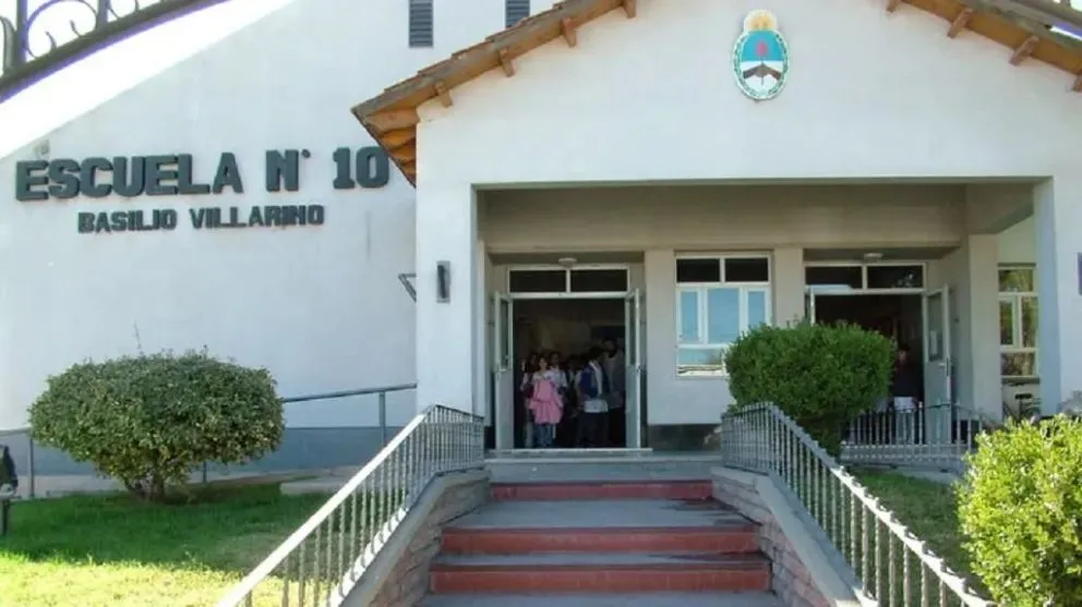 La Escuela Primaria N° 10, primera institución educativa pública de Choele Choel, celebrará sus 126 años con un acto y el descubrimiento de una placa conmemorativa.
