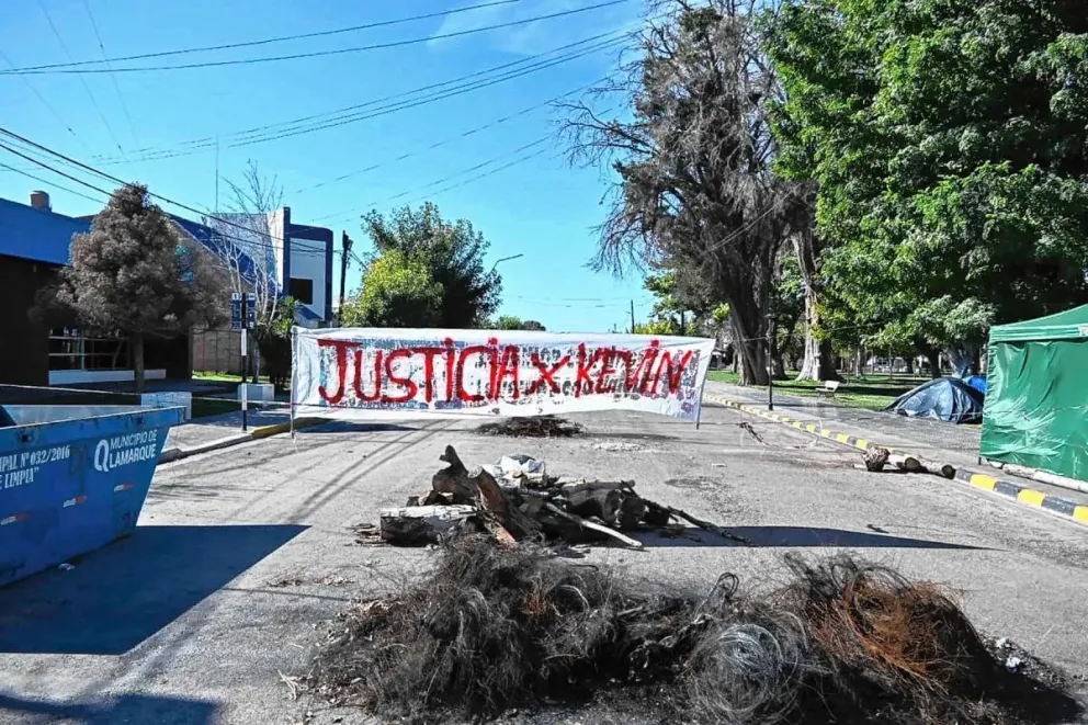 La convocatoria está prevista para este sábado a las 19 hs frente al municipio de Lamarque, con participación abierta a toda la comunidad.