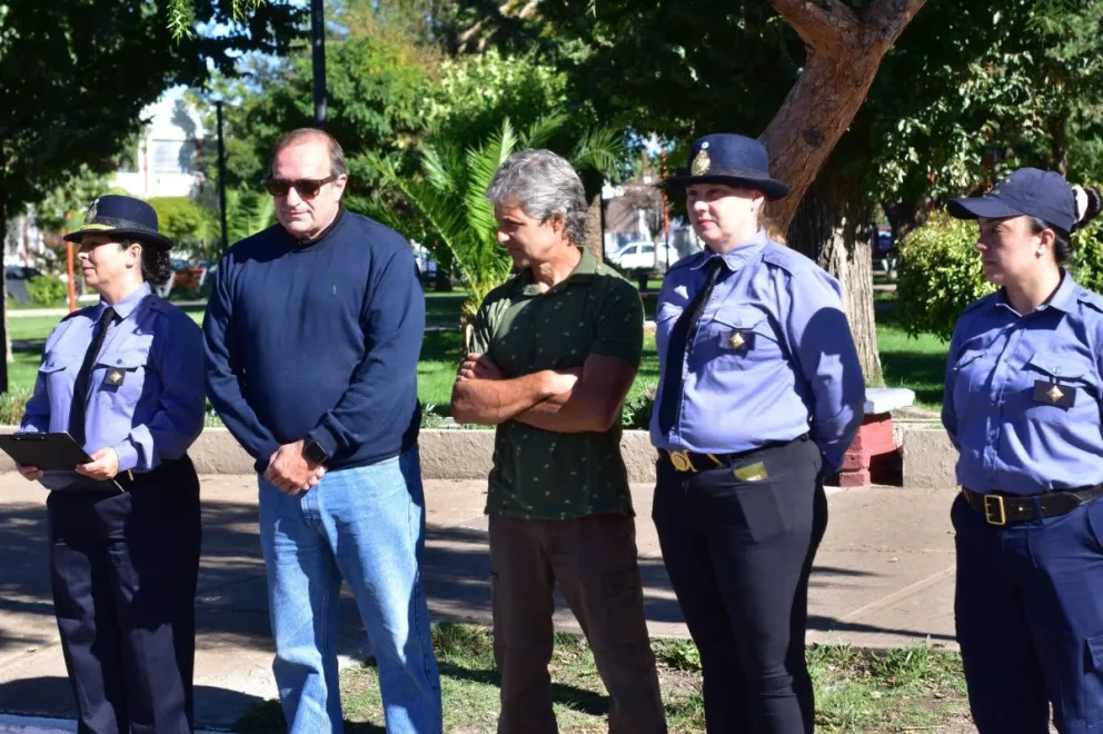 Autoridades locales, fuerzas de seguridad e instituciones participaron del acto por los cinco años de la Comisaría de la Familia de Luis Beltrán.