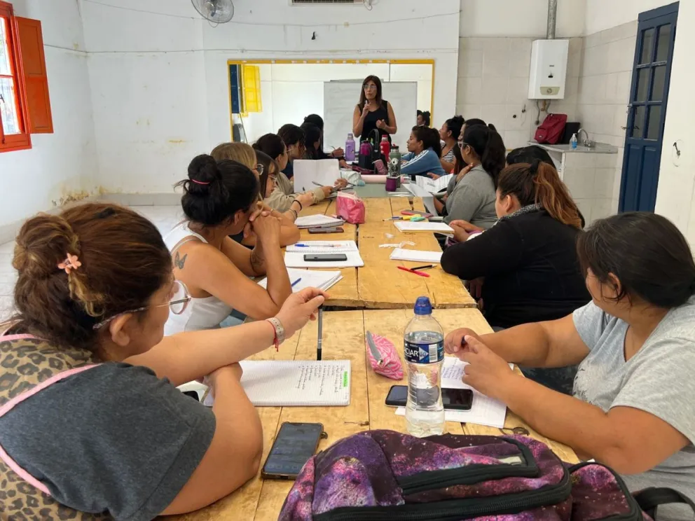 La propuesta apunta a fortalecer herramientas para la inserción laboral y el desarrollo de emprendimientos propios.