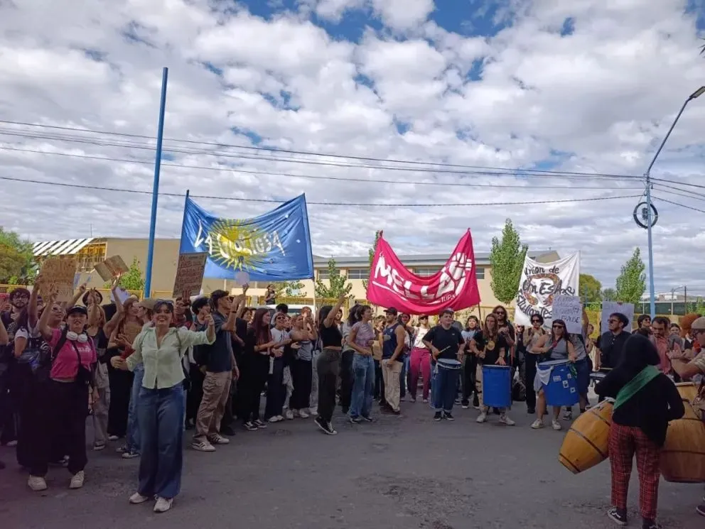 Durante toda la semana posterior a las elecciones hubo protestas y marchas pacíficas impulsadas por sectores opositores, en medio de cuestionamientos al proceso electoral. Foto: Tania Domenicucci-ANR