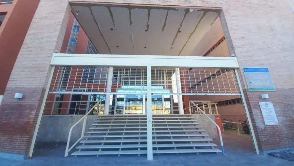 El edificio judicial de Roca concentra las oficinas donde funcionaban los depósitos bajo custodia del Poder Judicial. Foto: Tania Domenicucci ANR