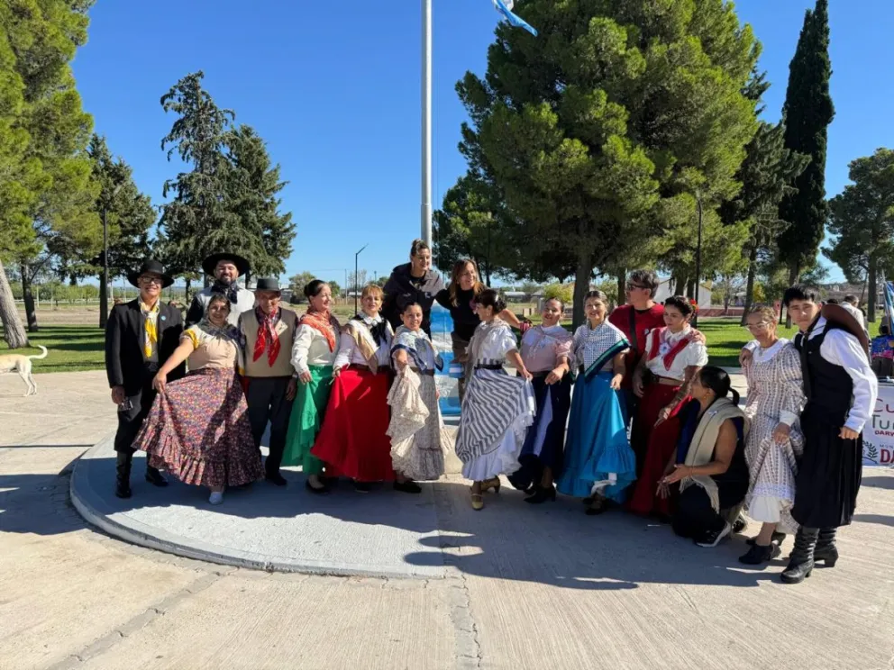 La ceremonia reunió a instituciones, expresiones artísticas y vecinos en una mañana de homenaje, memoria y reflexión colectiva.