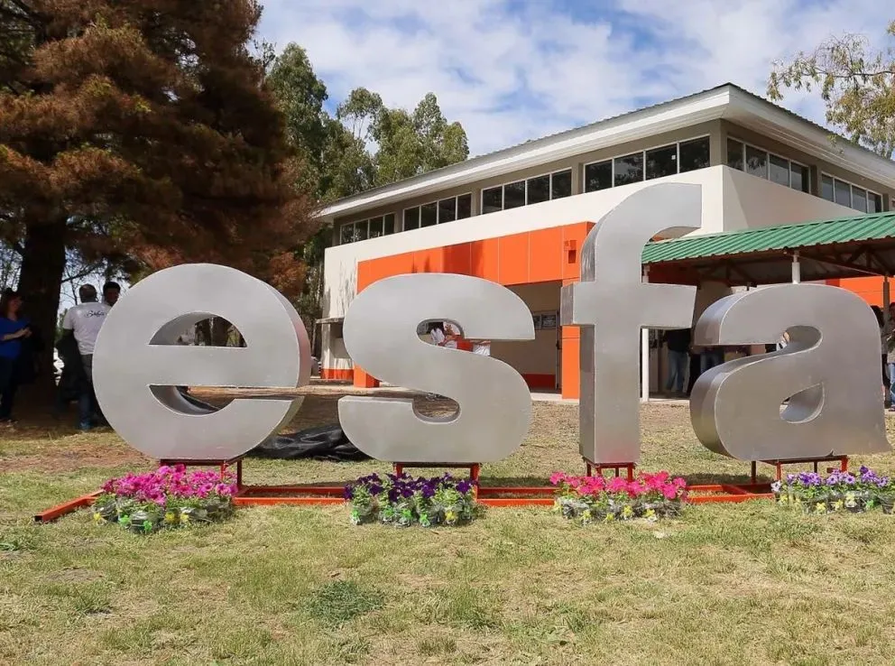 La ESFA cumplió medio siglo de vida, con el lema de educar y producir. Foto archivo.